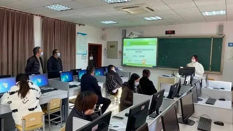 自考本科快速拿证，费用构成及影响因素揭秘